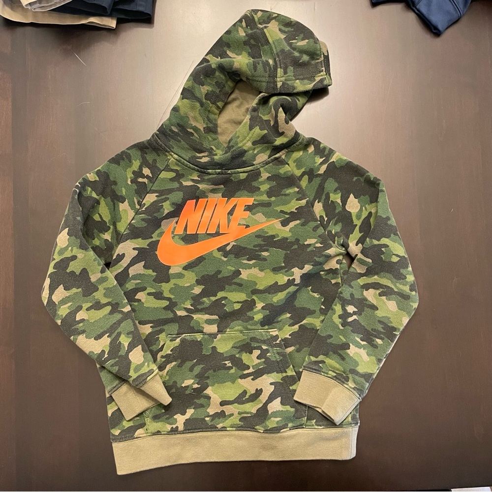 Nike Cami hoodie - boys size 6-7